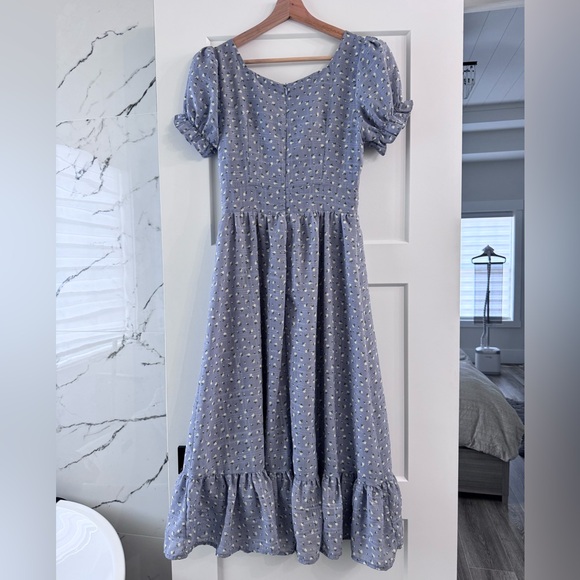 Ivy City Co Lilac Puff-Sleeve Midi - Picture 5 of 8